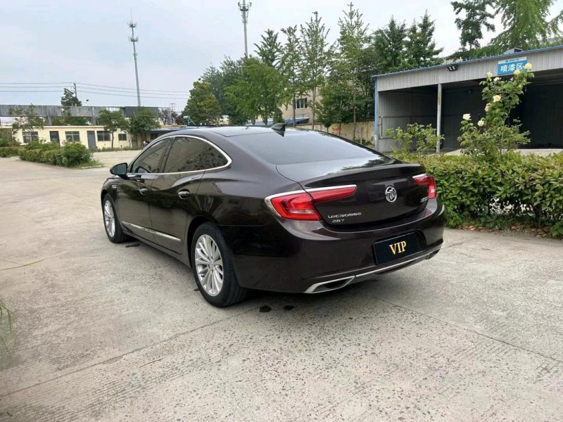 宿迁18年别克君越8