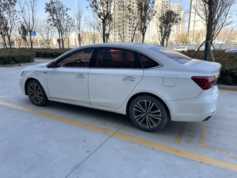 济宁19年荣威i68