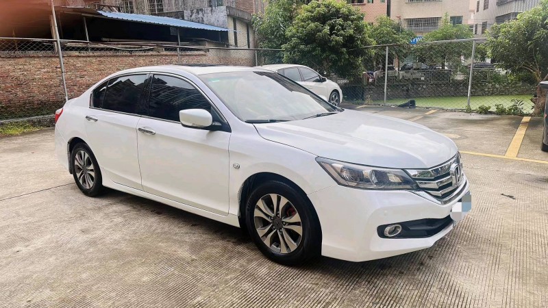 广州15年本田雅阁4