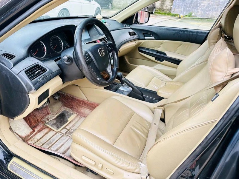 广州12年本田雅阁4