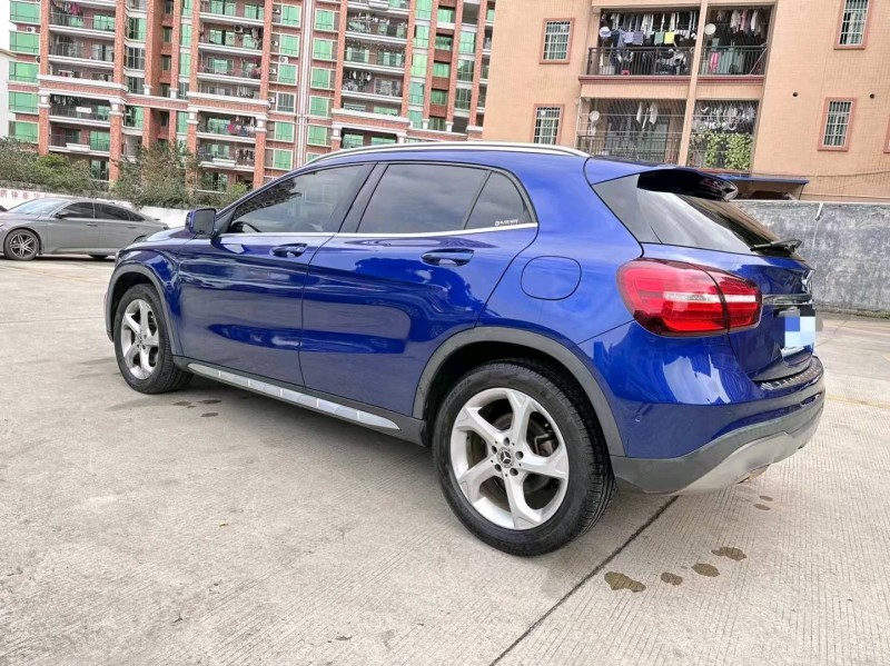 广州19年奔驰GLA6