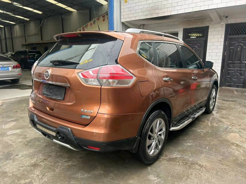 蘭州15年日產奇駿6