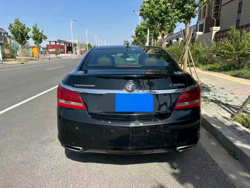 邢台15年别克君越7