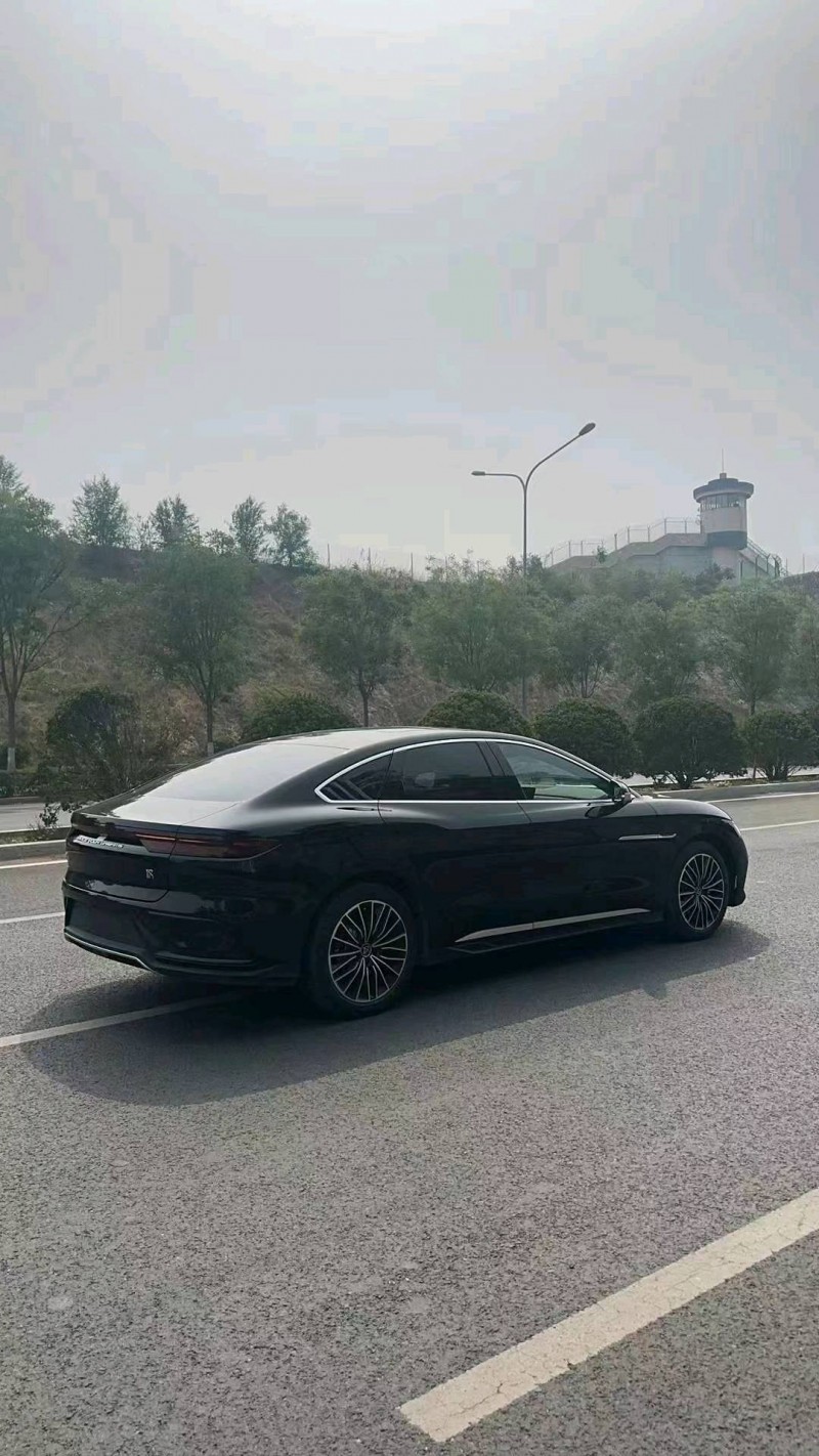 东营24年比亚迪汉3