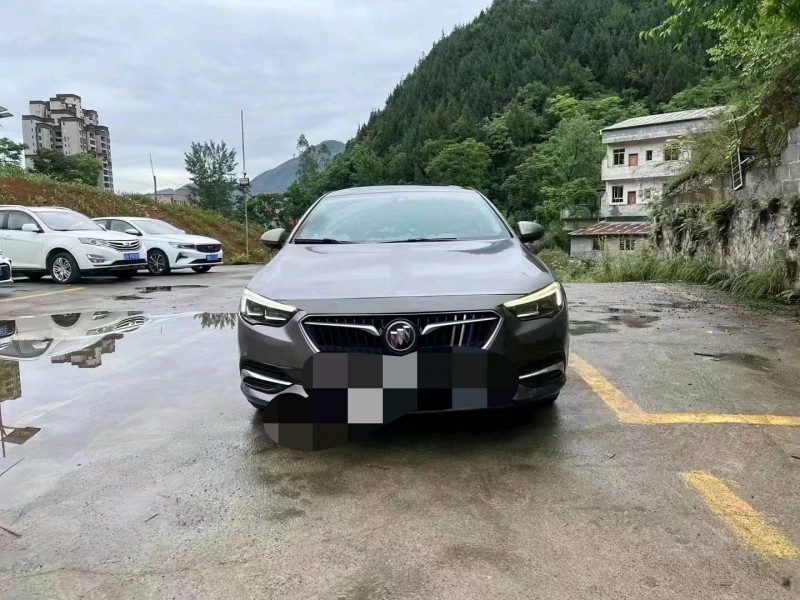 重庆17年别克君威1