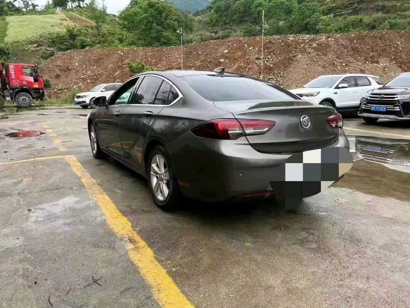 重庆17年别克君威4