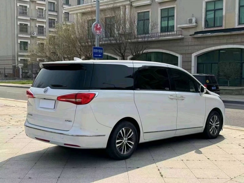 东营21年别克GL84