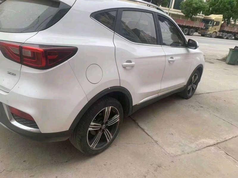 宜昌19年名爵ZS7
