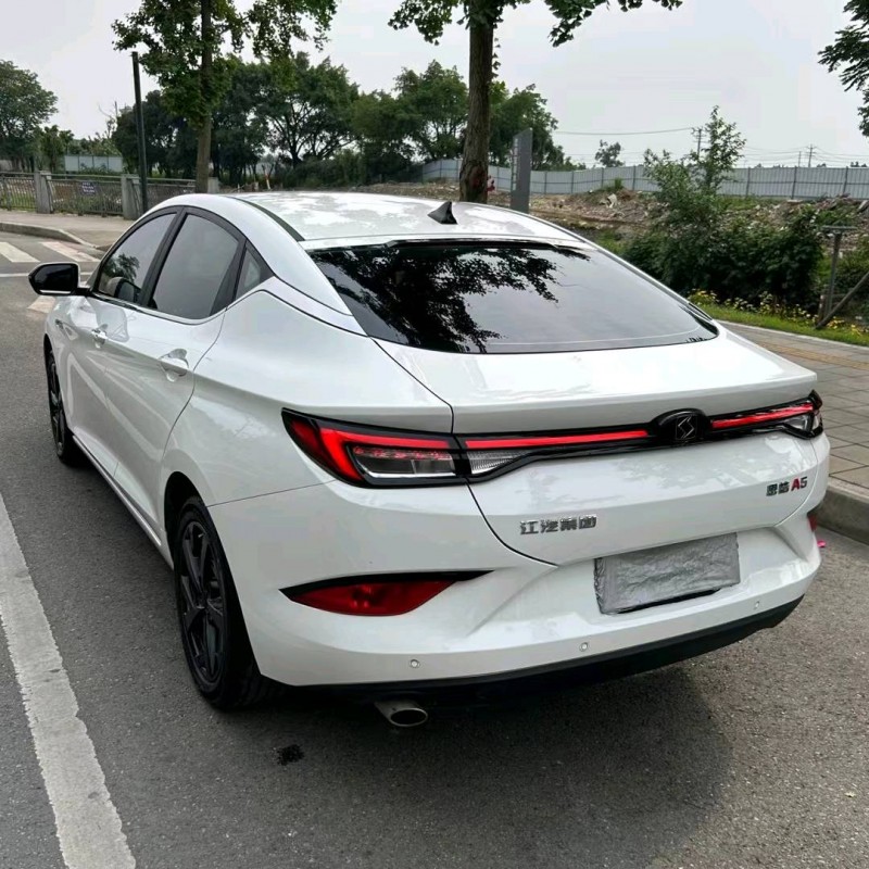成都23年江淮思皓4
