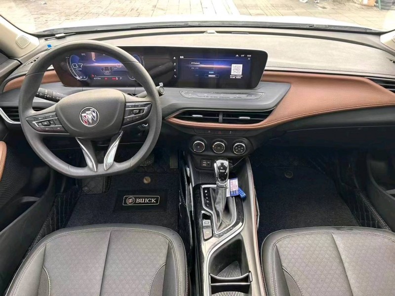 成都22年别克威朗5