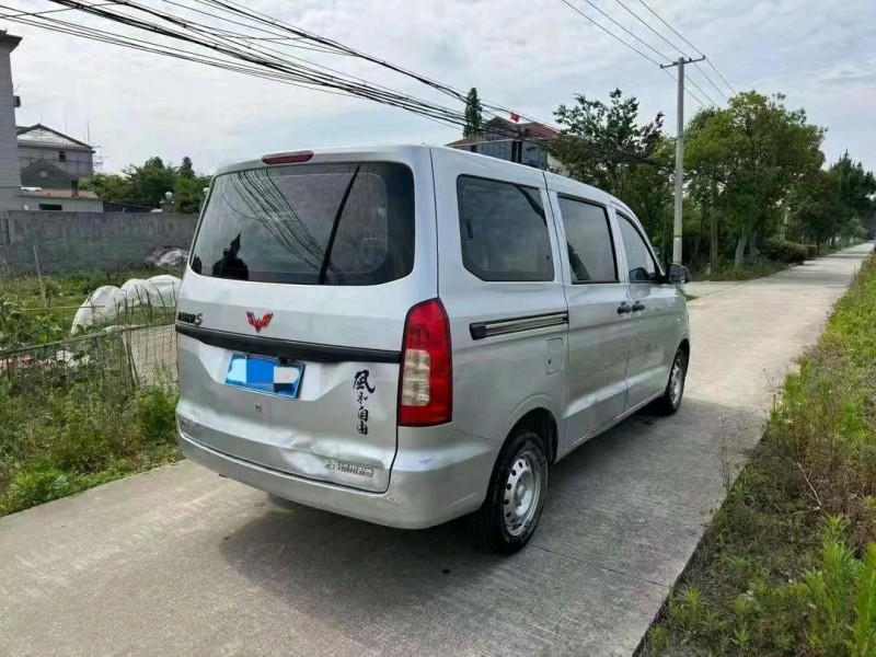 湖州20年五菱汽車宏光4