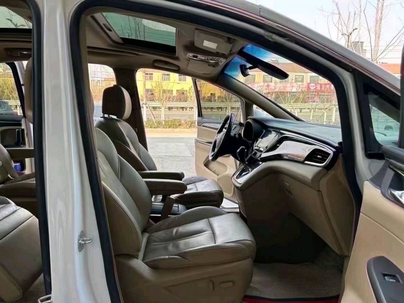 青岛19年别克GL84