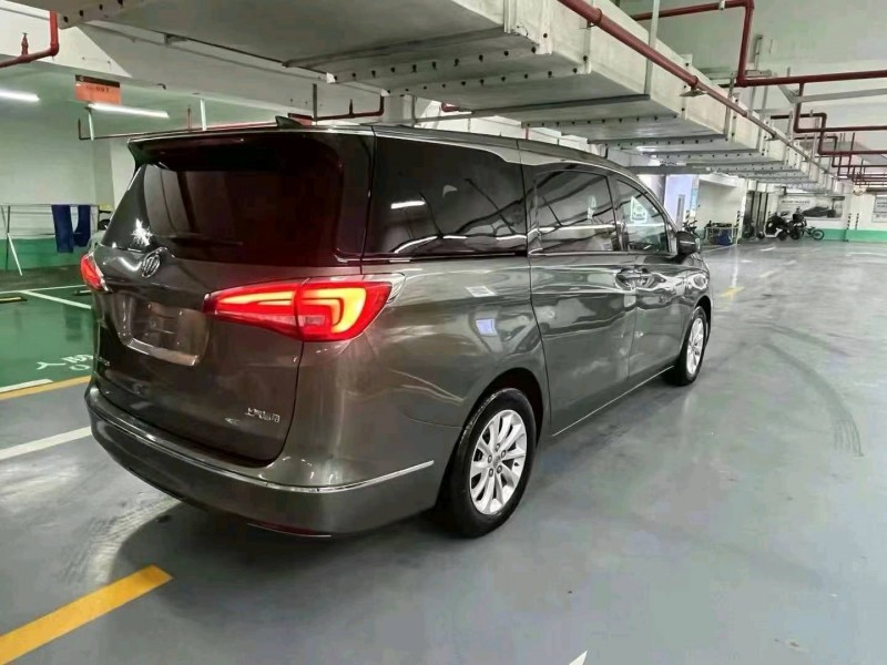 徐州19年别克GL84