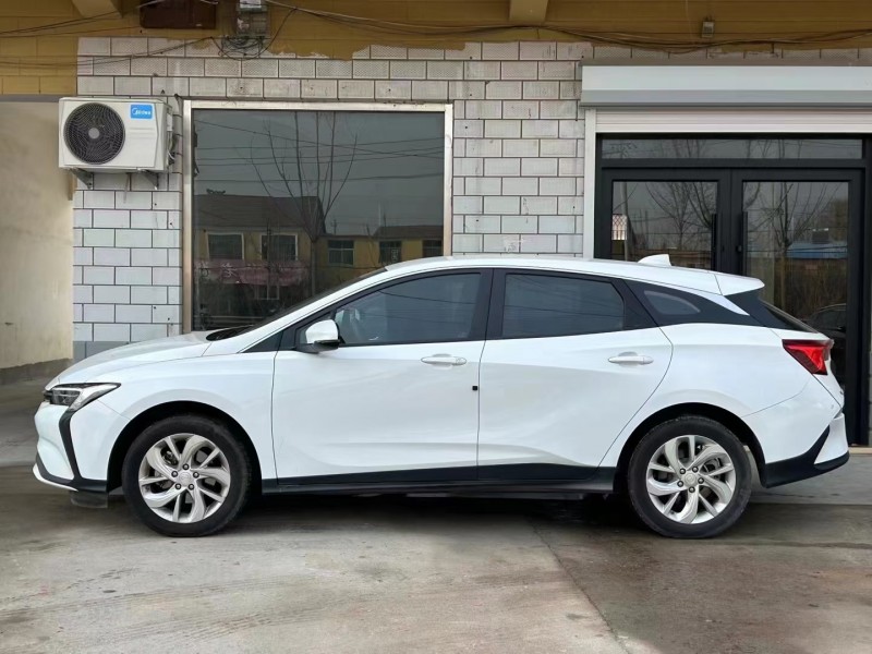 济宁23年别克微蓝3