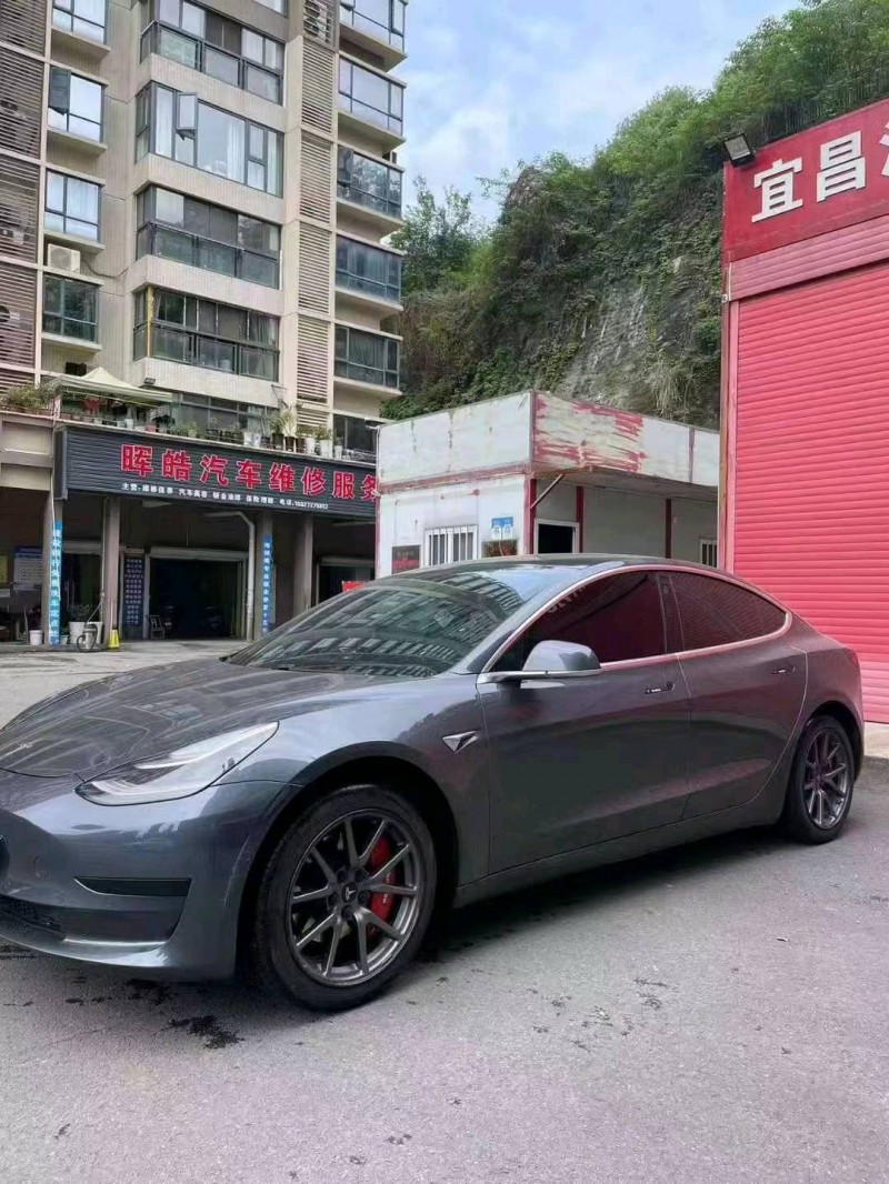 邵陽20年特斯拉MODEL 32