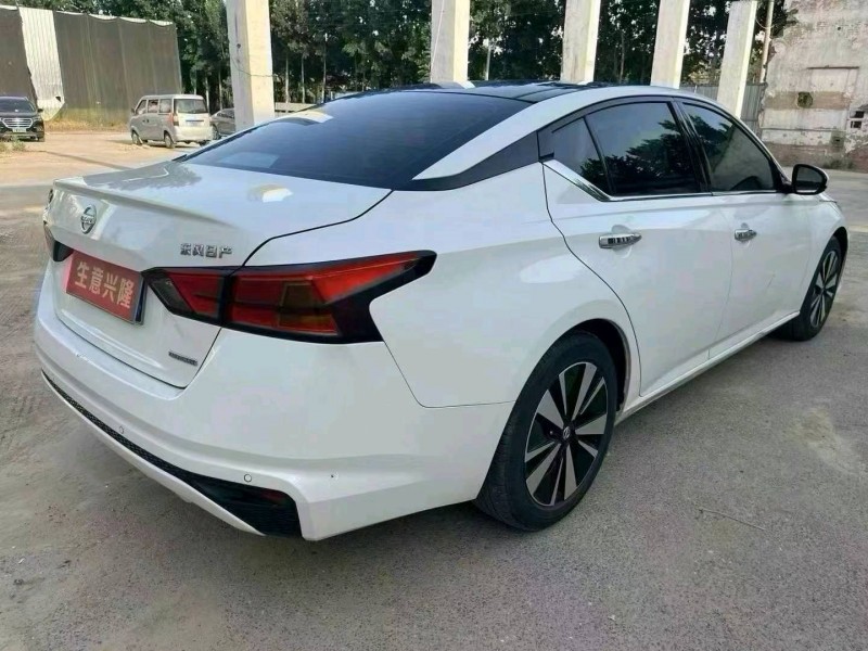 洛陽22年日產天籟4