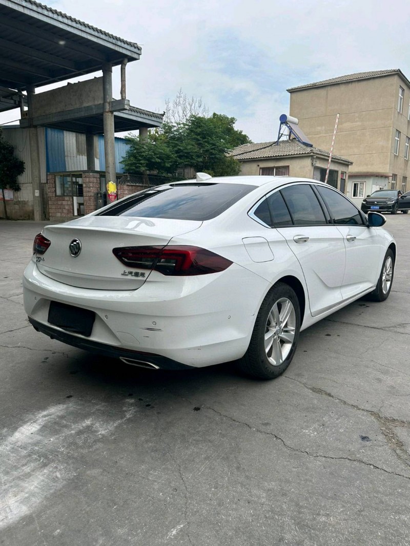 徐州19年别克君威8