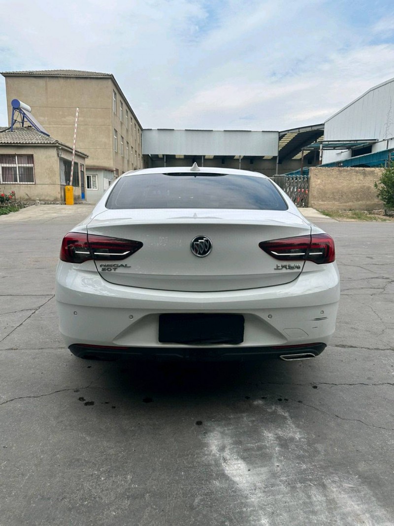 徐州19年别克君威9