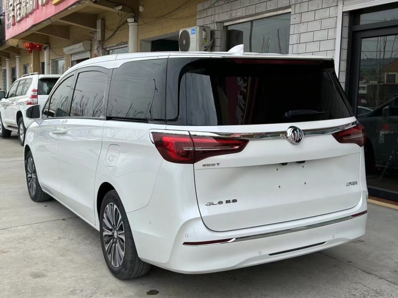 济宁22年别克GL84