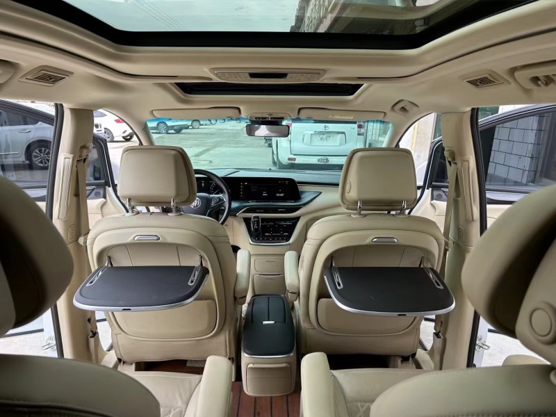 济宁22年别克GL86