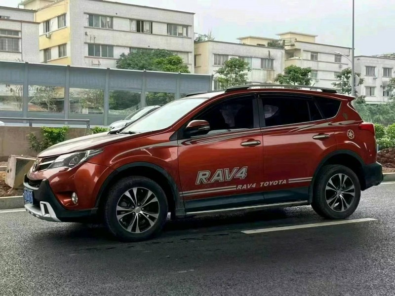 广州14年丰田RAV42