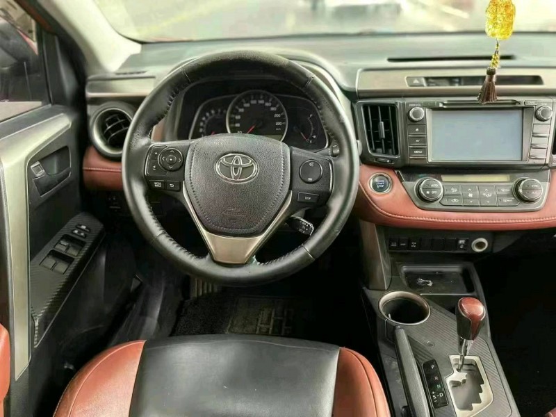 广州14年丰田RAV48