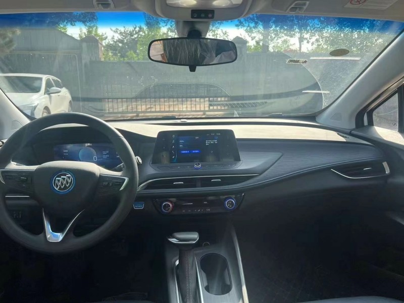 青岛24年别克微蓝4