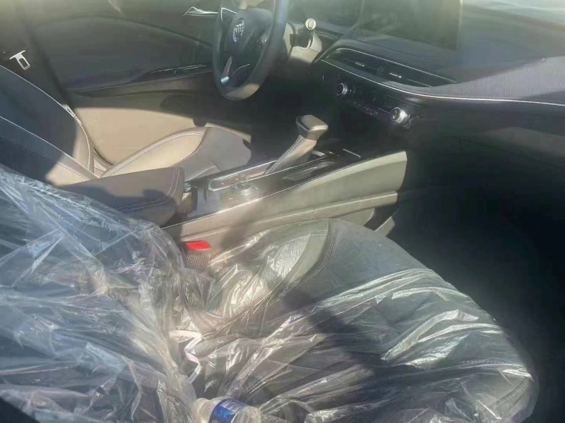 济宁24年别克微蓝6