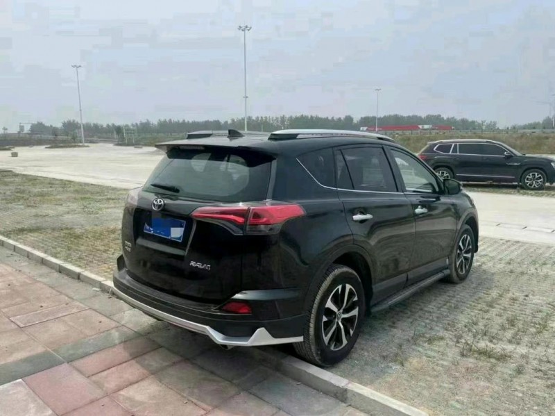 枣庄19年丰田RAV4荣放4