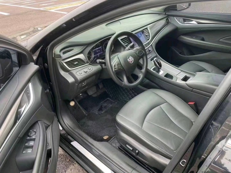 武汉22年别克君越5