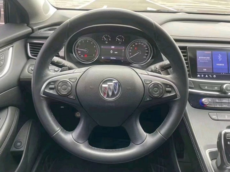 武汉22年别克君越9