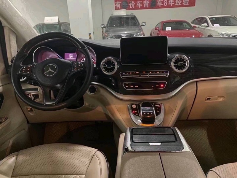 枣庄17年奔驰V2