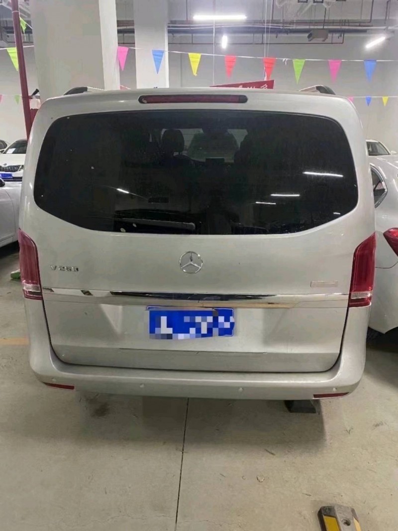枣庄17年奔驰V4