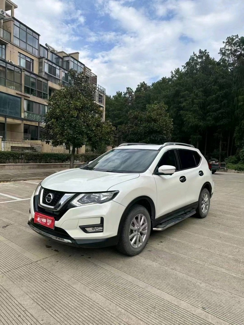 臺州18年日產奇駿1