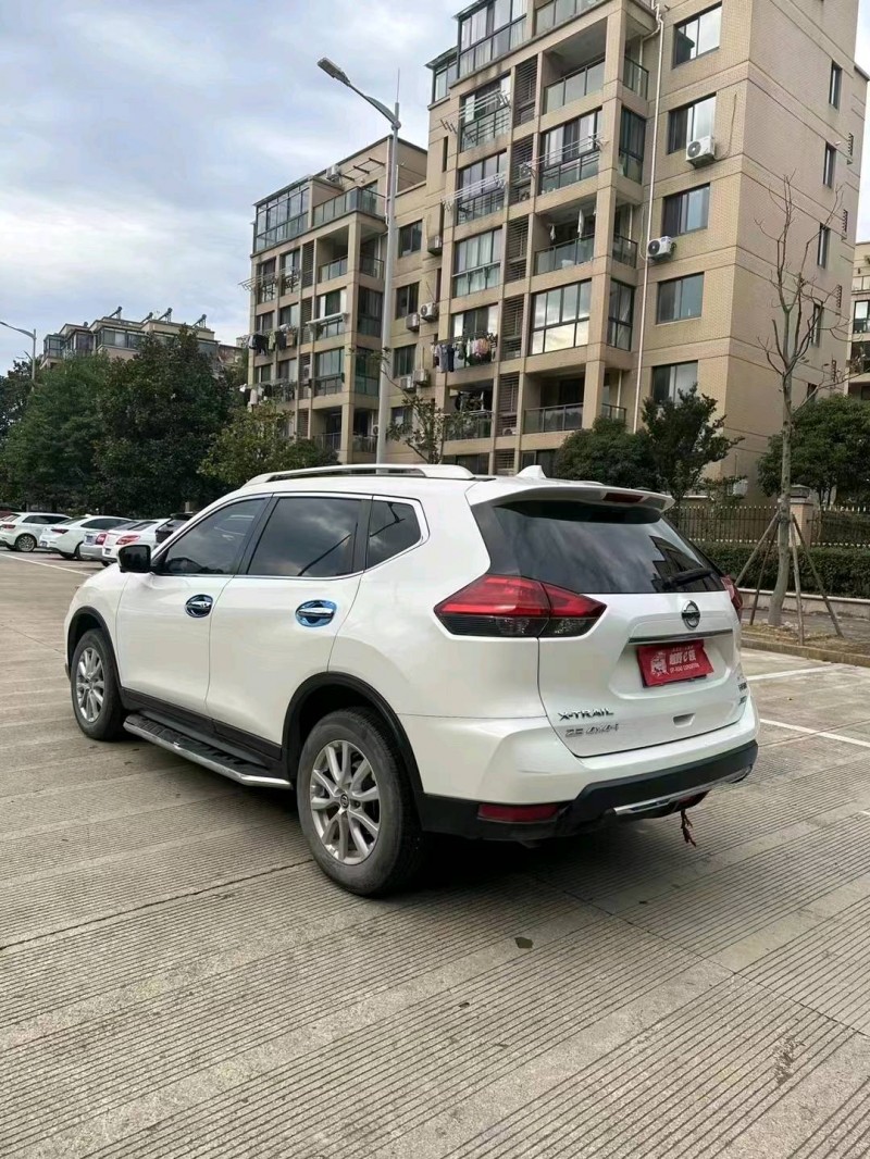 臺州18年日產奇駿6