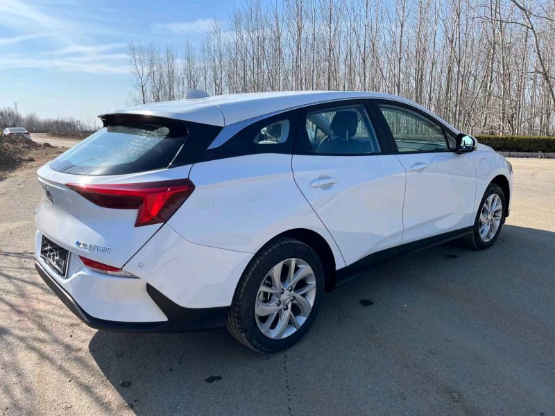 青岛23年别克微蓝8