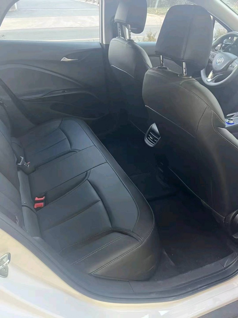 青岛23年别克微蓝4