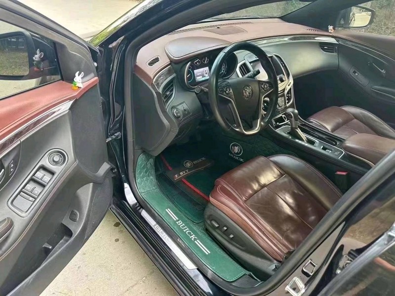 济宁15年别克君越5