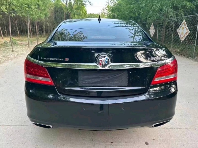 济宁15年别克君越9