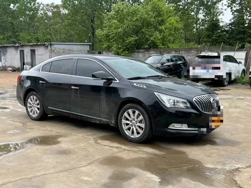 青岛15年别克君越3