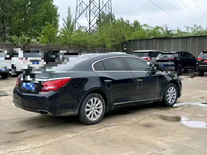 青岛15年别克君越8