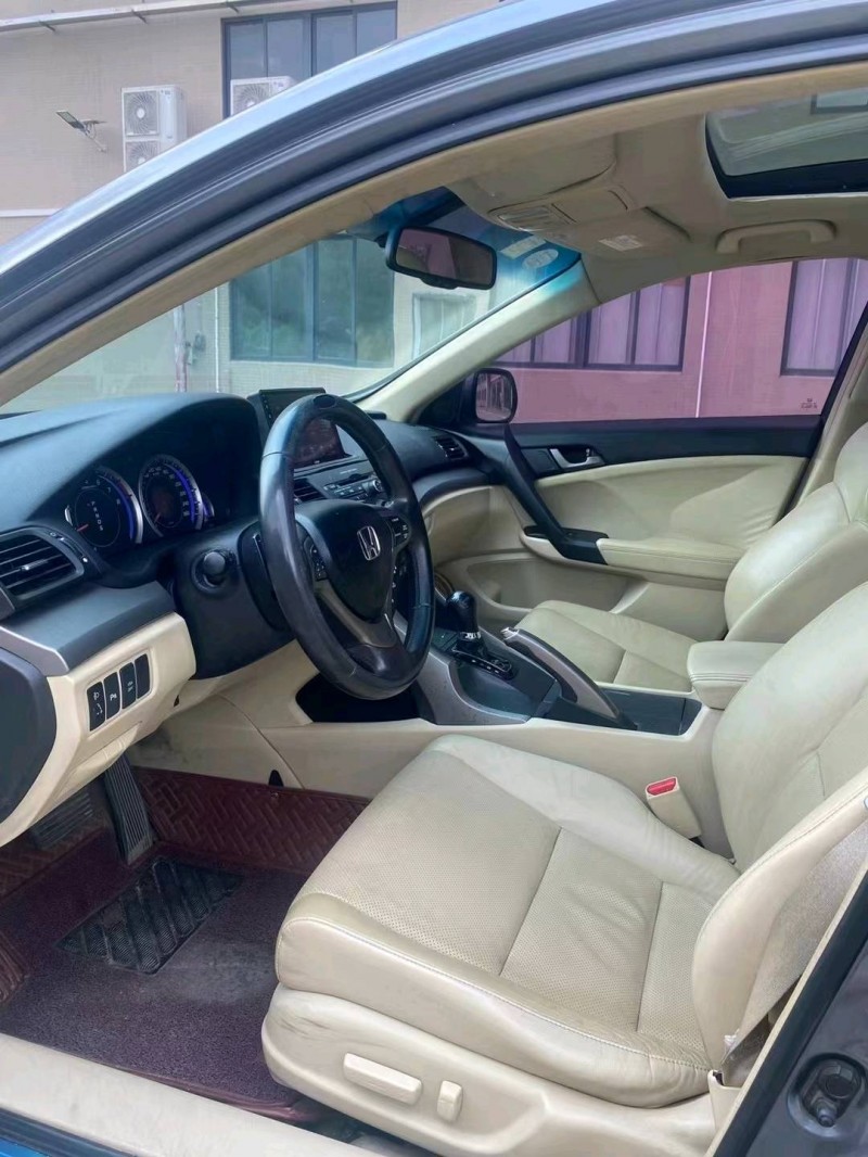 江门10年本田思铂睿4