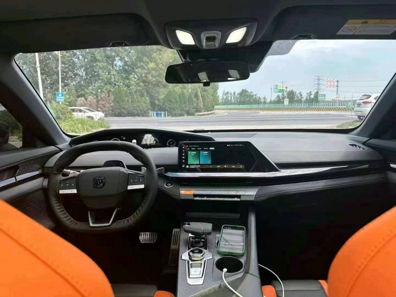 枣庄24年长安汽车UNI-V8