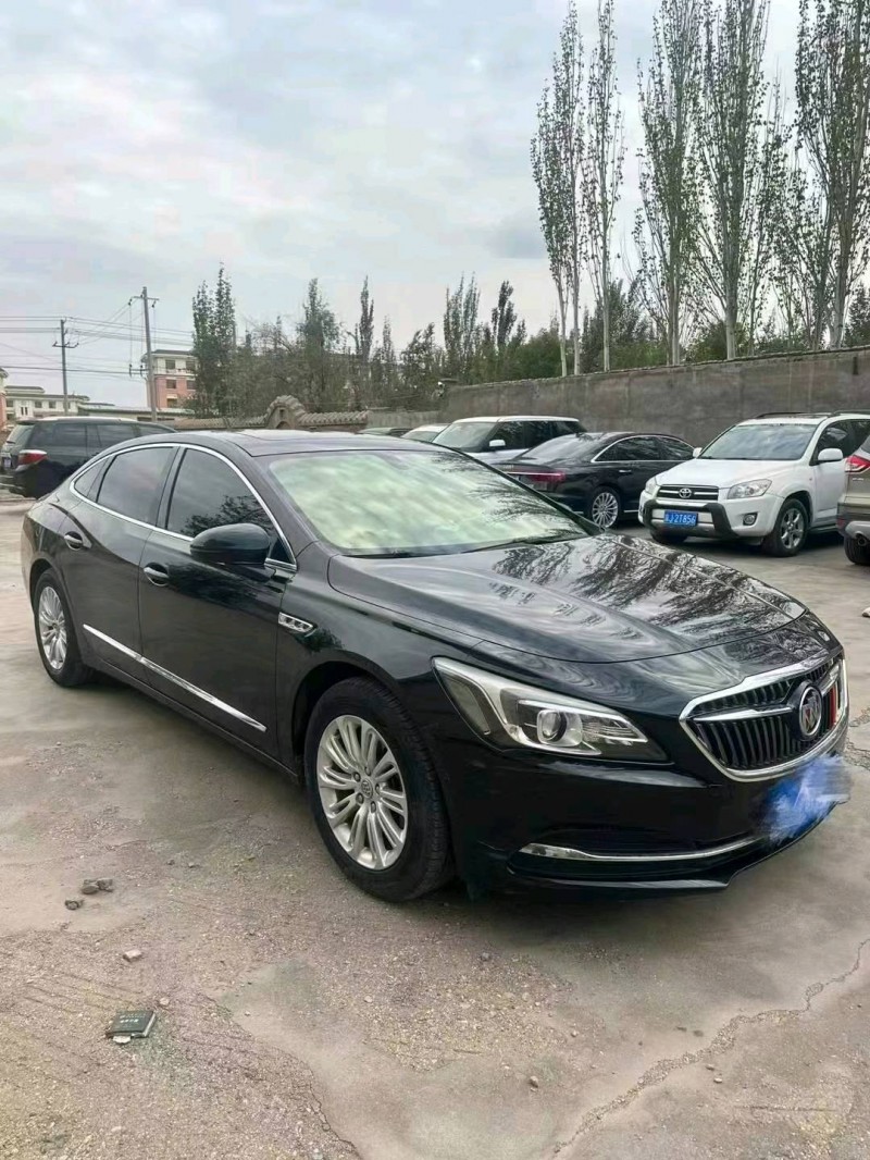 邢台17年别克君越6