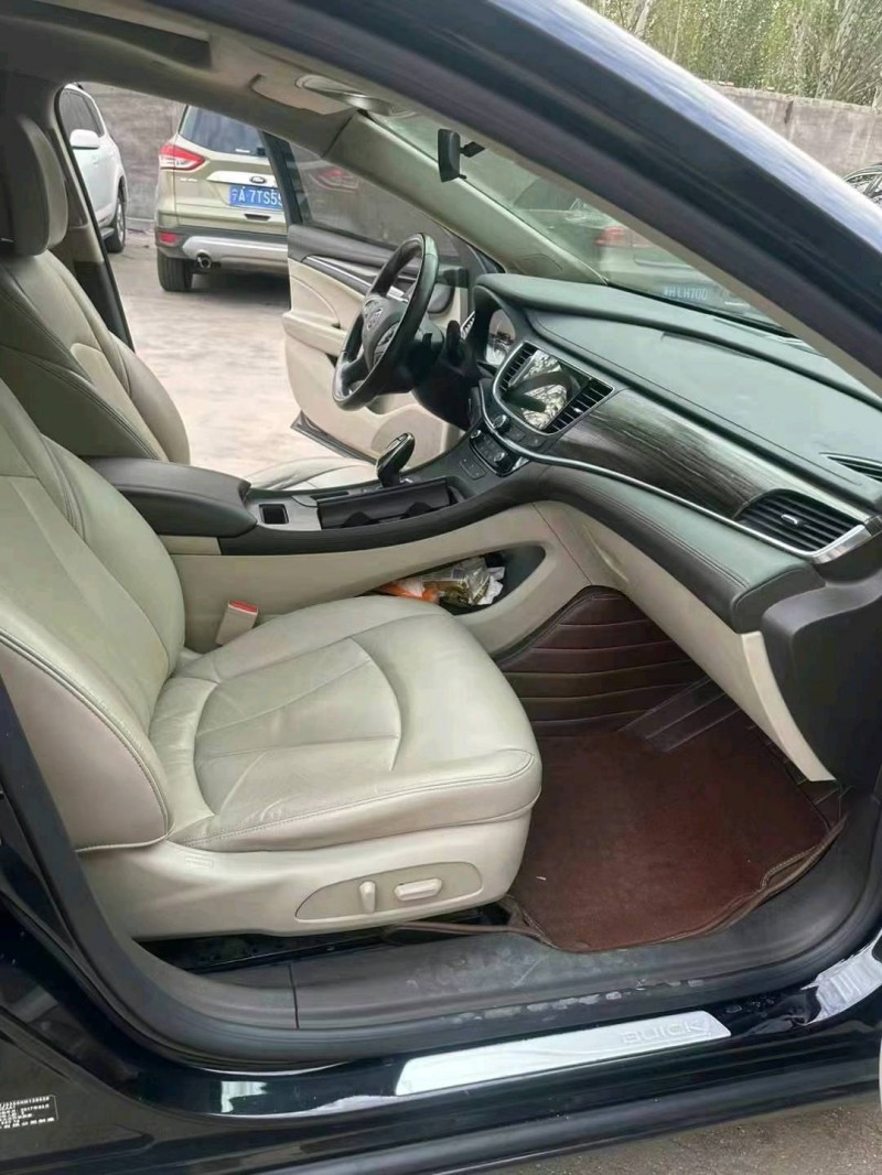 邢台17年别克君越8