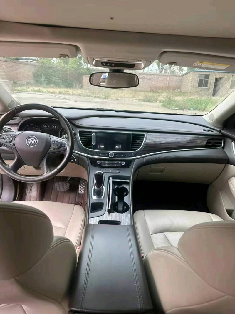 邢台17年别克君越9