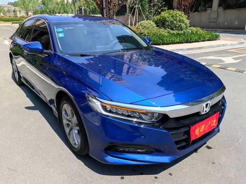 青岛20年本田雅阁2