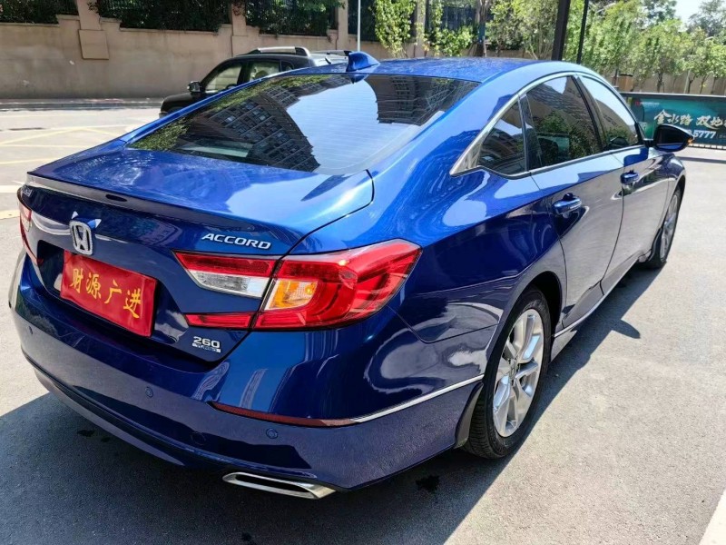 青岛20年本田雅阁5