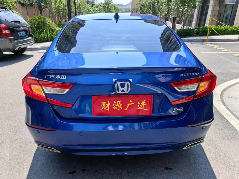 青岛20年本田雅阁6