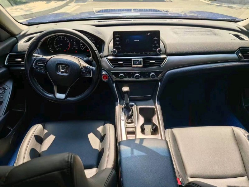 青岛20年本田雅阁9